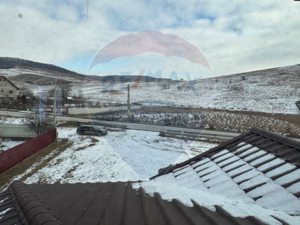 8 room House / Villa for sale, Darmanesti area