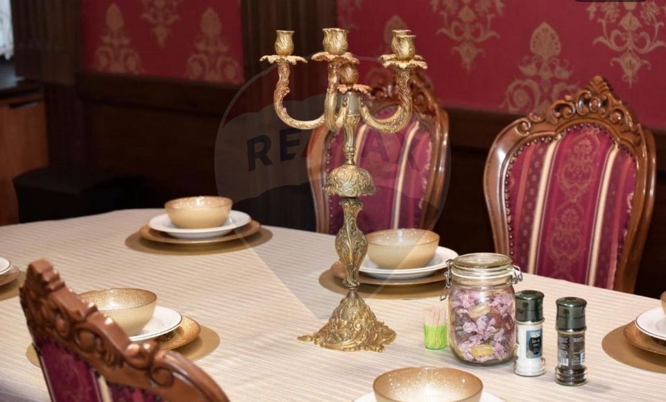 Apartament elegant cu mobilier de inspirație barocă, Valea Cheii 23