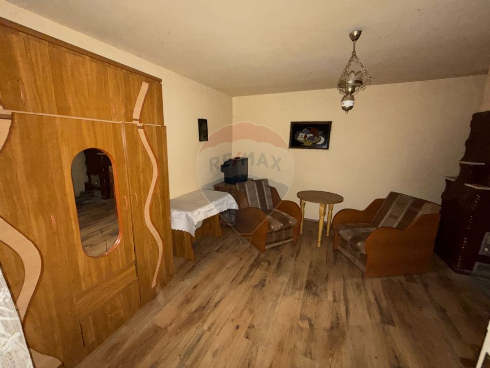 Casă cu teren Tifesti