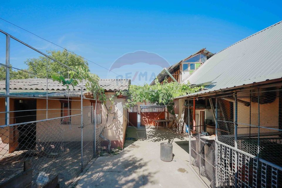 Casă și teren de 1397 mp de vânzare în Ineu, la 18 km de Oradea