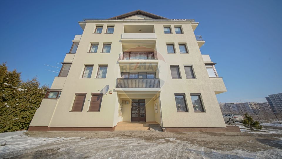 De vanzare penthouse in Tractoru, 3 camere, mobilat si utilat