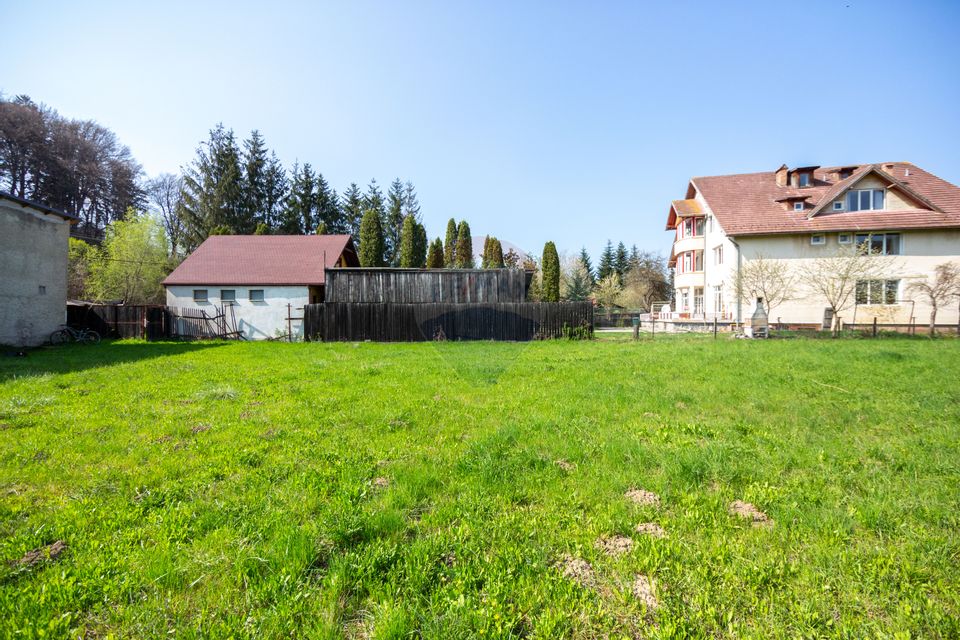 Teren intravilan însorit situat la intrare în Zizin – 1313 mp