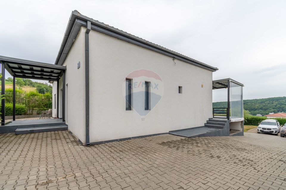 Detached House for Sale / 900 sqm Land, Popesti, Cluj