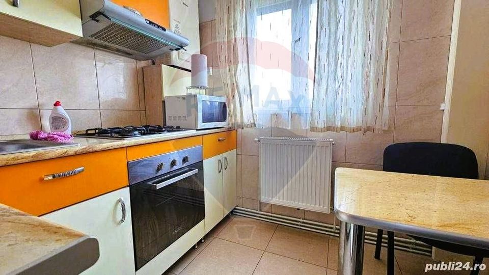 Apartament 2 camere, decomandat, centrala proprie, Podgoria, Et3, lift