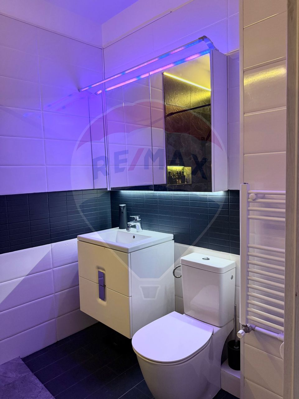 Apartament cu 3 camere + balcon mare - zona de case - Weiner Palada