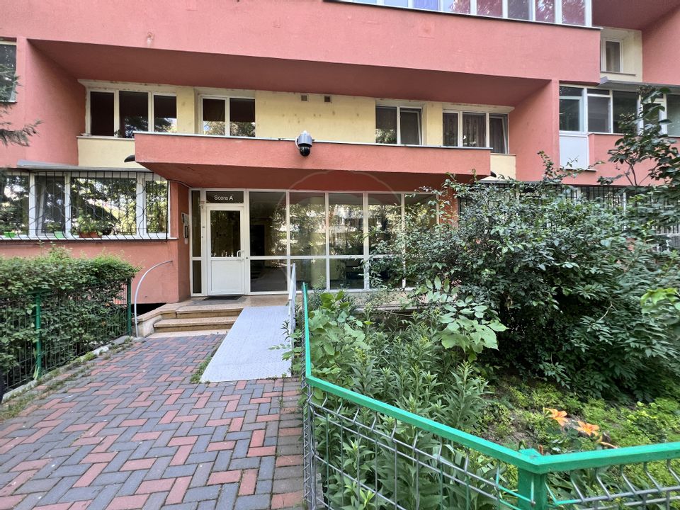 Apartament cu 3 camere de închiriat în zona P-ta Muncii