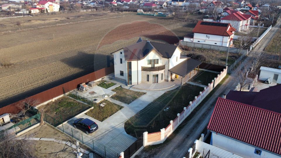 5 room House / Villa for sale