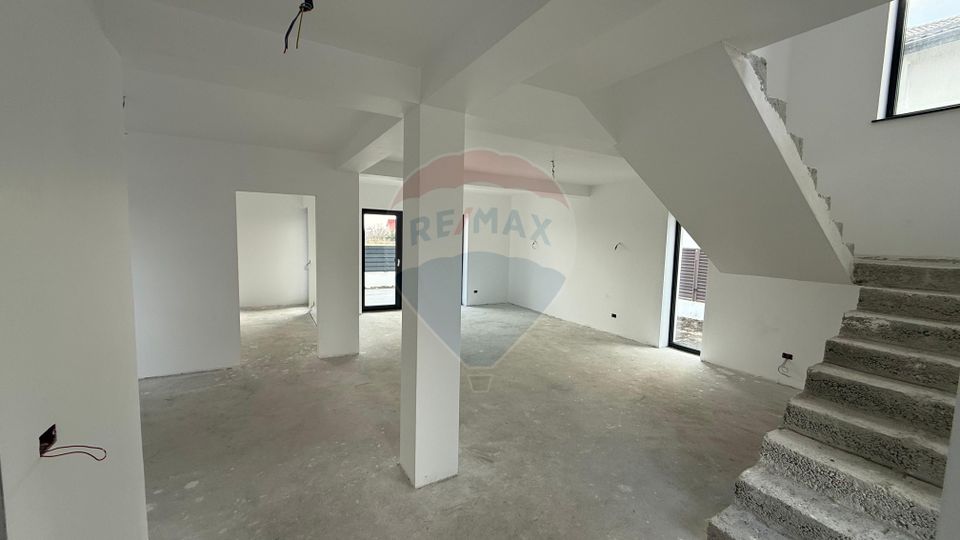 4 room House / Villa for sale, Obor area