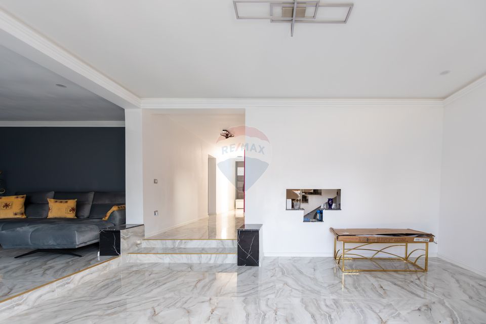 5 room House / Villa for sale