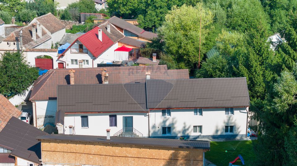 Casă / Vilă Săsească cu 6 camere de vânzare in Vulcan, Brasov