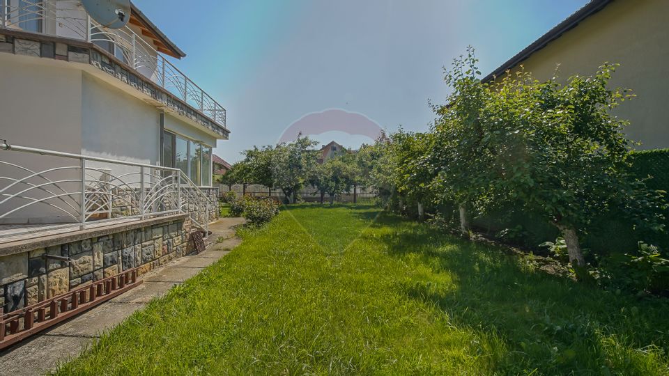 Vila impunatoare, rezidenta cu pretentii, Tractorul, Brasov
