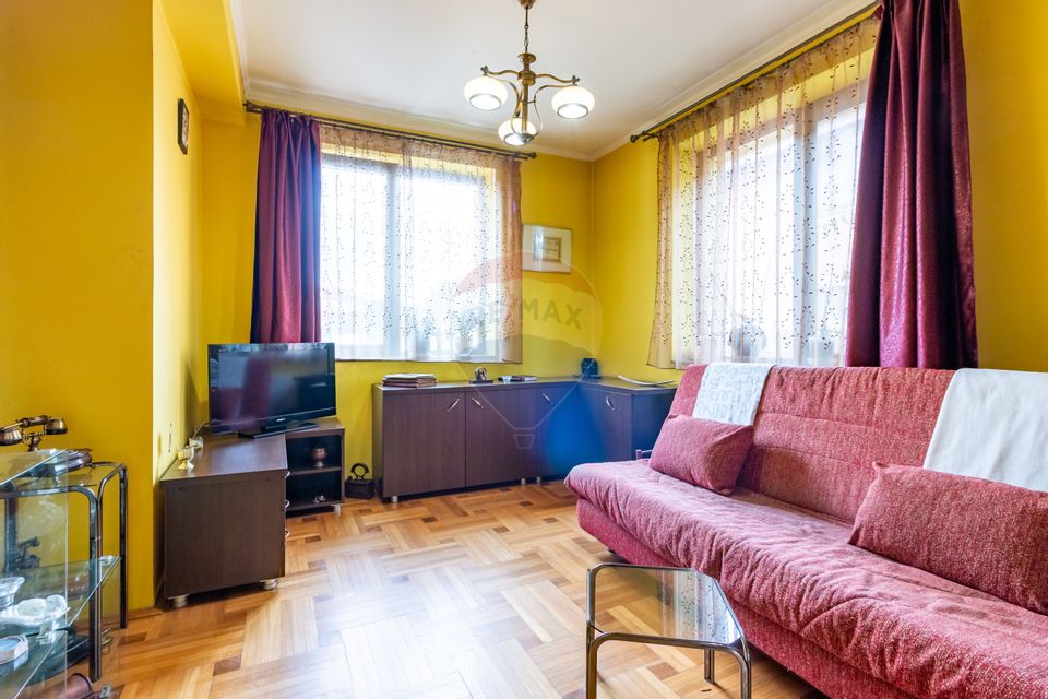 5 room House / Villa for sale