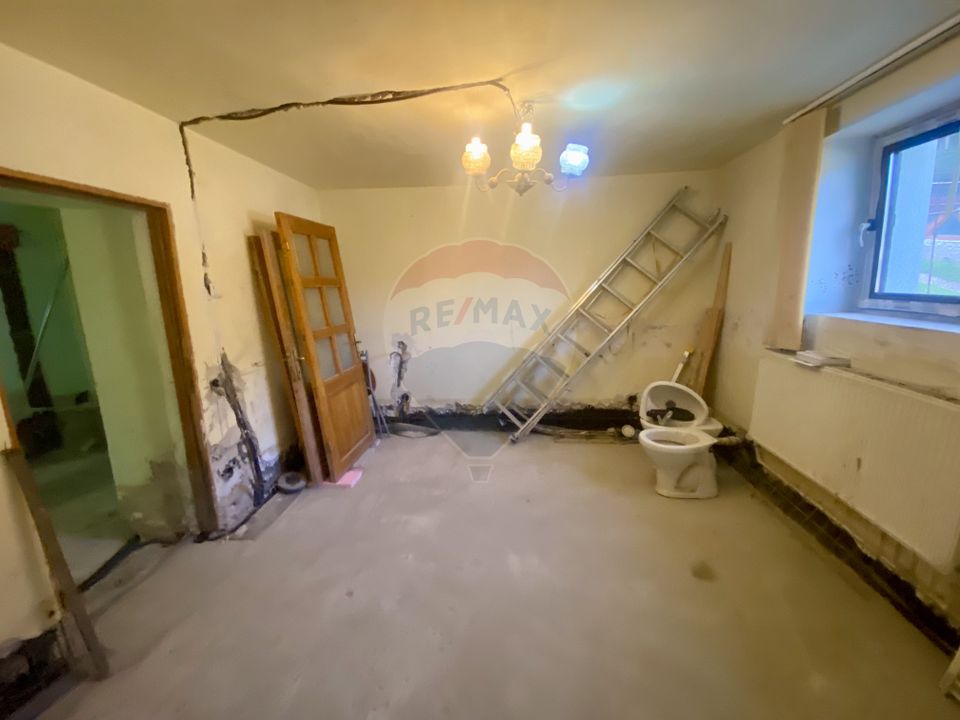 Vilă cu farmec istoric în Bușteni, pensiune sau locuință de vacanță!