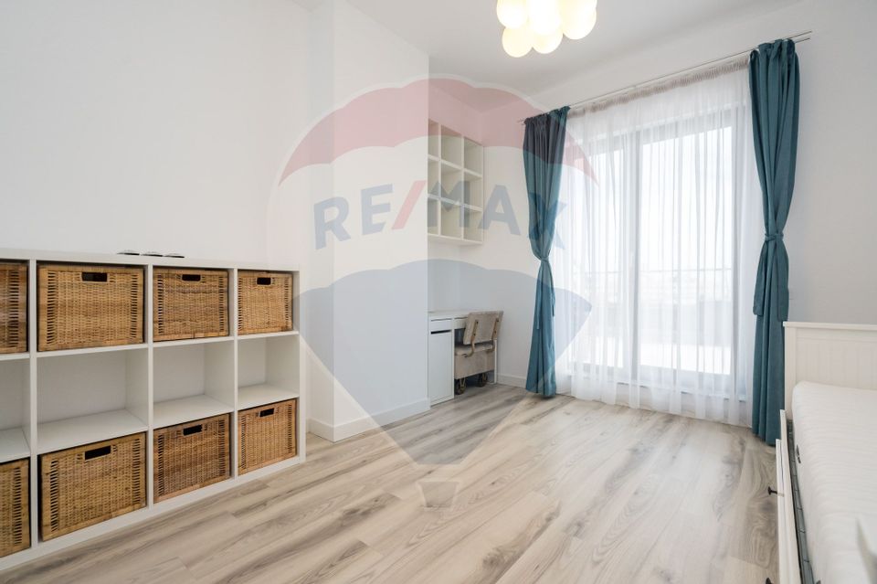 Apartament cu 3 camere de vânzare în zona Dristor