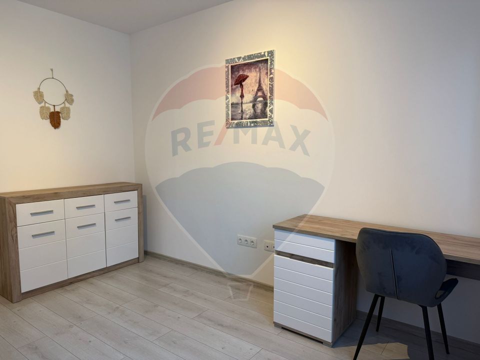 Apartament cu 3 camere, 2 bai și loc de parcare