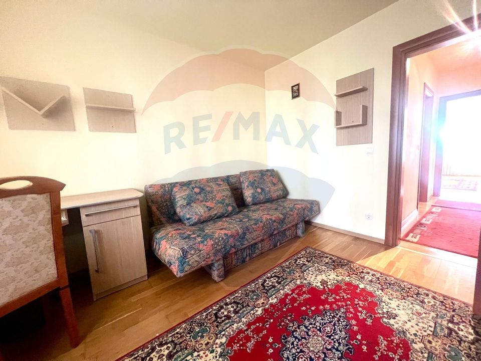 De închiriat apartament cu 4 camere, zona Dacia