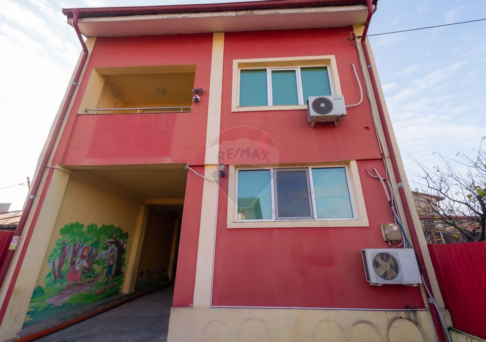 Villa with 10 rooms for rent, GF+GF+1+M, 284mpu, 220 sqm land