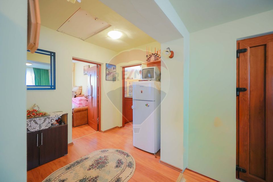 Casă cu 4 camere din cărămidă, de vânzare în zona Bratca-Damiș
