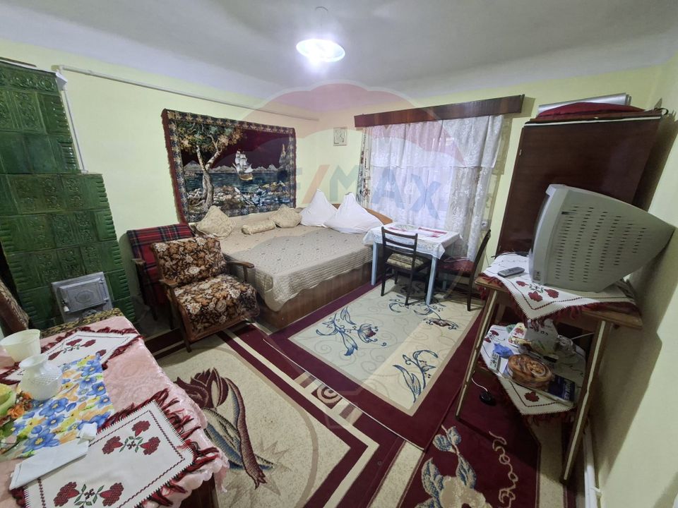 Casă de vânzare, Buhuși — 80 mp, teren 410 mp