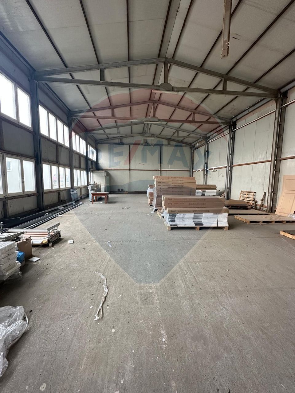 Spațiu industrial de 300mp de închiriat în zona Aeroport