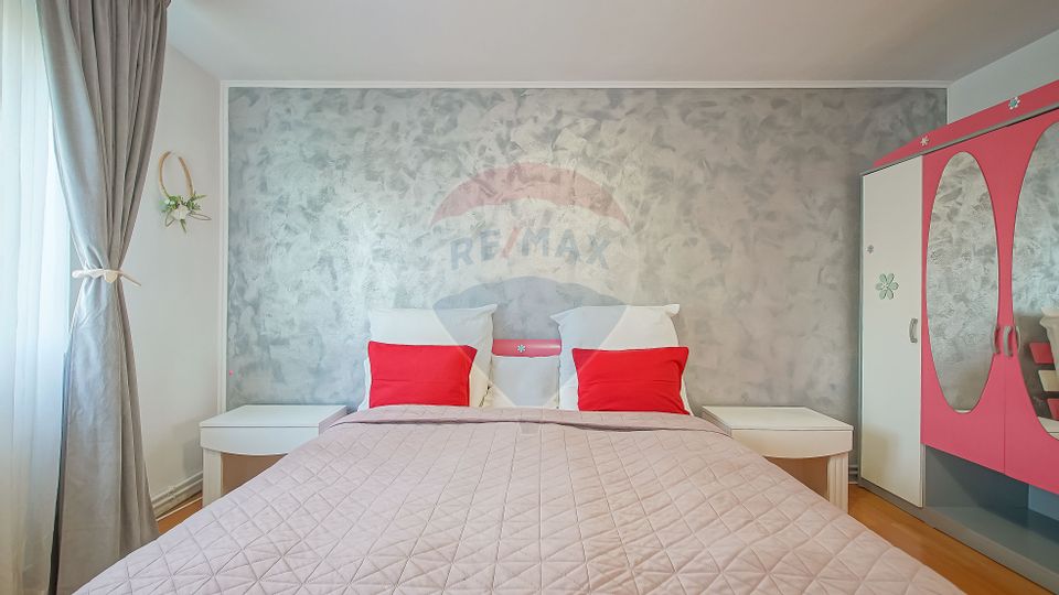 Casă cu 6 camere de vânzare în Râșnov, teren 1.100 mp, zona Glăjărie