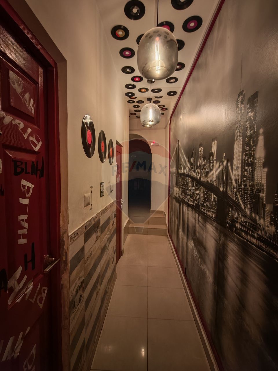 180sq.m Commercial Space for rent, Ultracentral area