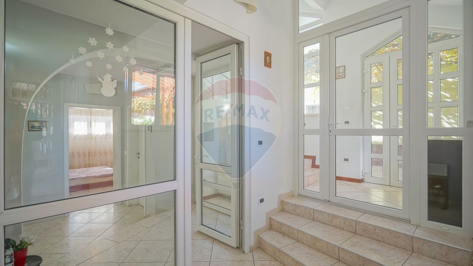 7 room House / Villa for sale, Aurel Vlaicu area