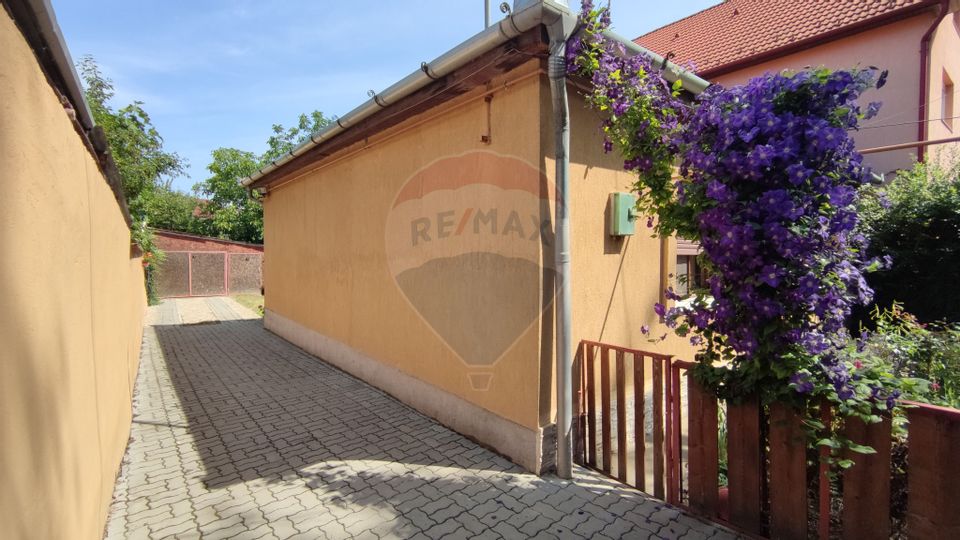 Casă cu Teren 572 mp în Oradea, Str. Octavian Goga Nr. 39, de vânzare