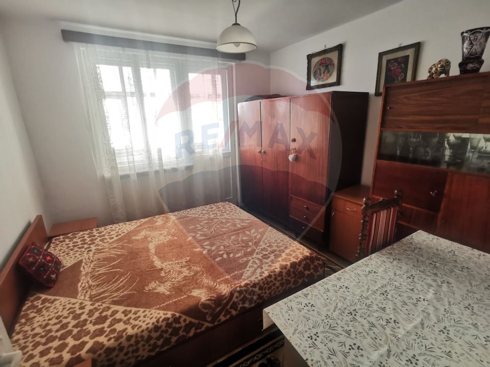 Apartament cu 2 camere de închiriat în zona Central