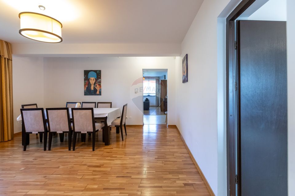 Vilă cu 7 camere de vânzare în zona Centrală Orașul  BUHUȘI