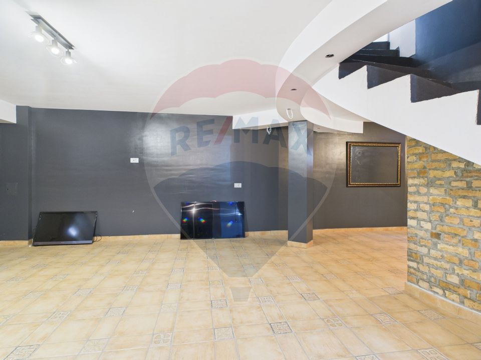 5 room House / Villa for sale