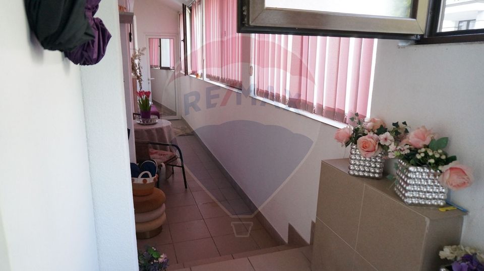 Apartament  3 camere în zona Doi Stejari