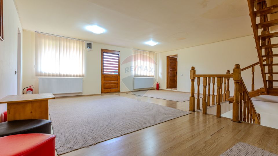 Hotel / Pensiune cu 10 camere de vânzare/Vama Buzaului