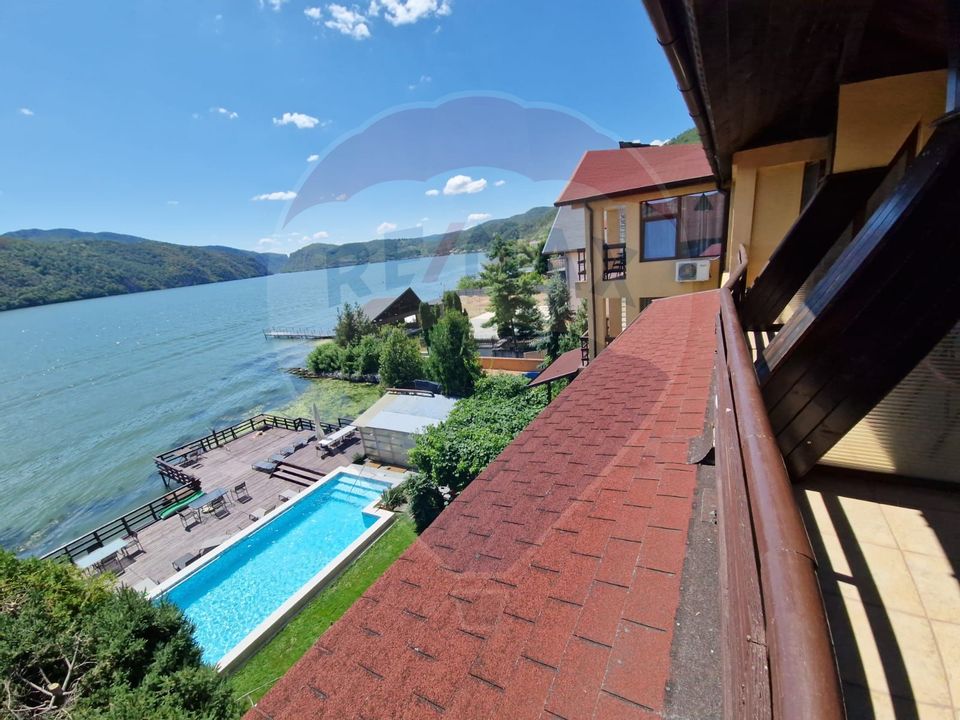 20 room Hotel / Pension for sale