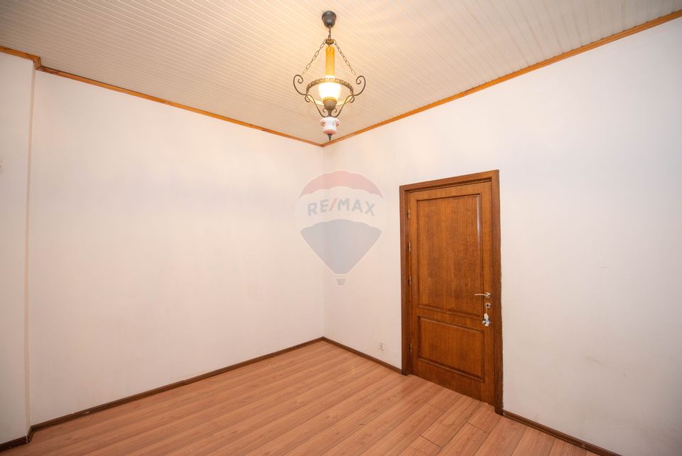 Vila interbelica cu 6 camere de vanzare, 99 mpu, Parc Cismigiu