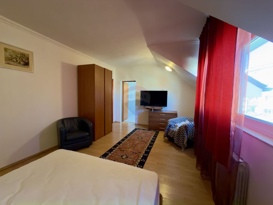 Casă / Vilă 8 camare cartier Beverly Hills Sanmartin