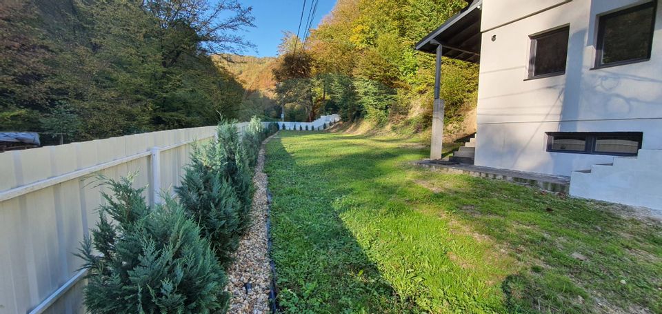 5 room House / Villa for sale, Valea Rosie area