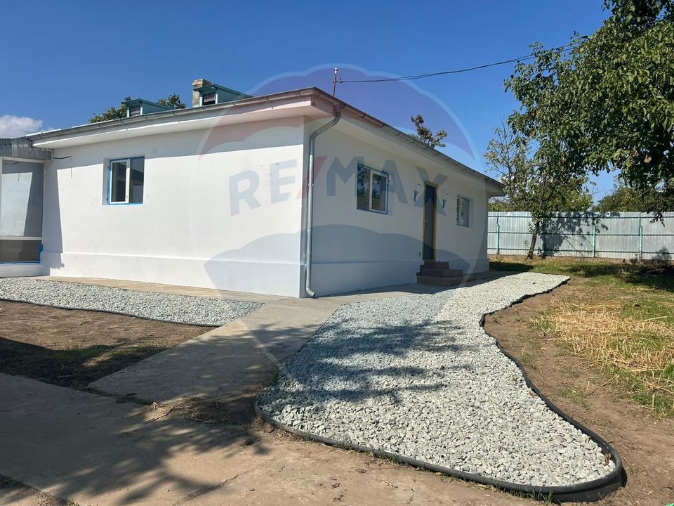 Casă renovată cu 4 camere în Urechești