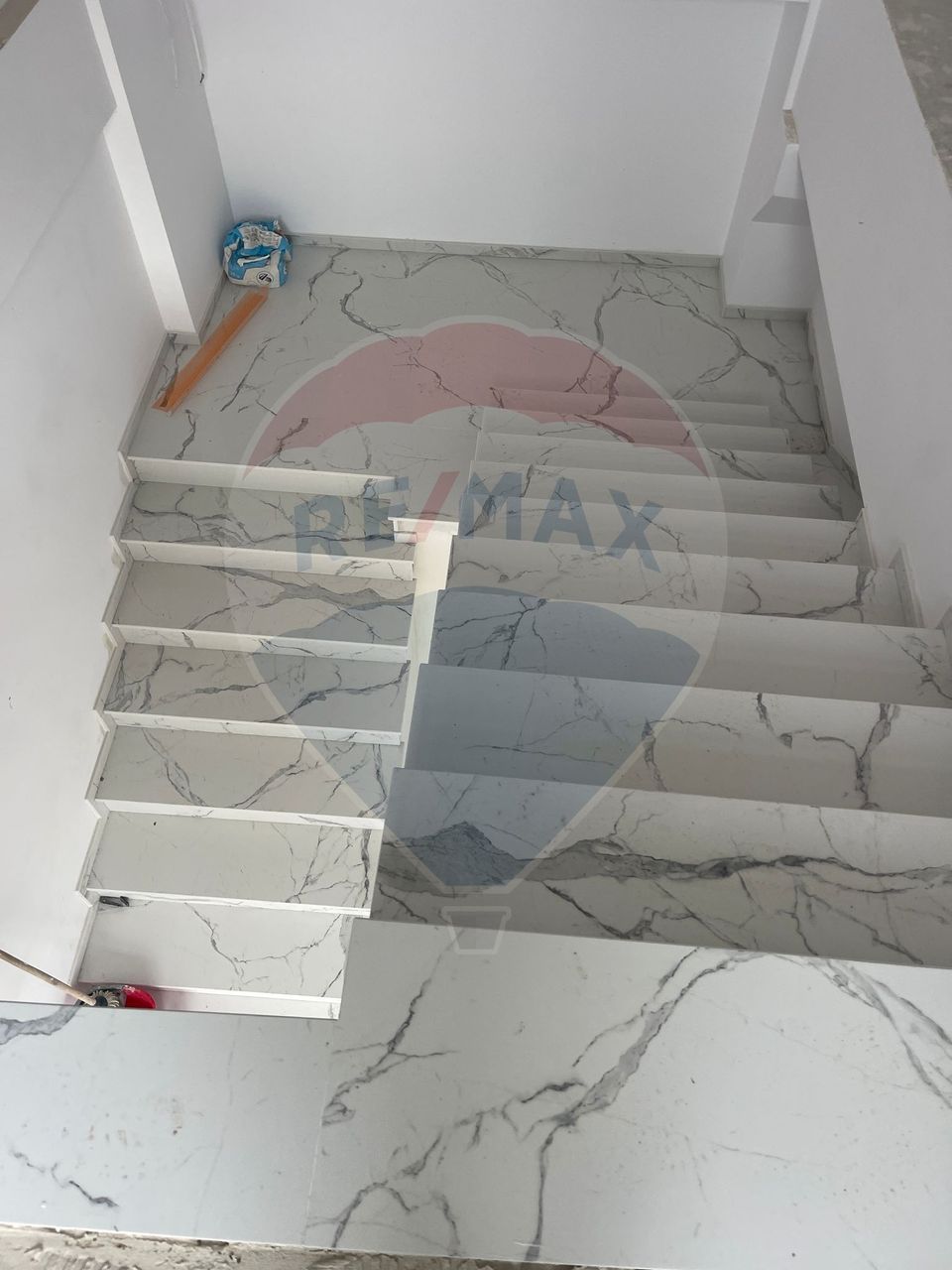 437sq.m Commercial Space for rent