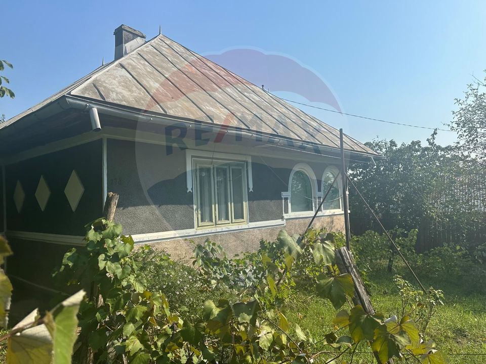 Casa batraneasca cu 4 camere in Bibiresti - Bacau de vânzare