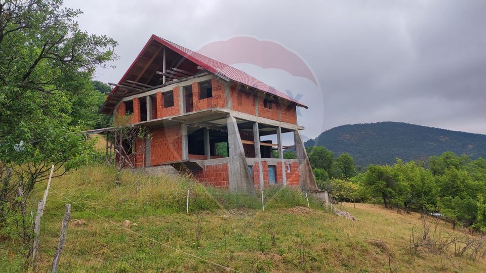 Casă de vacanta cu 6 camere de vanzare Suncuius