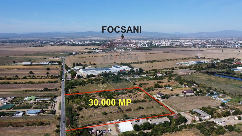 Lot 6000mp intravilan langa A7