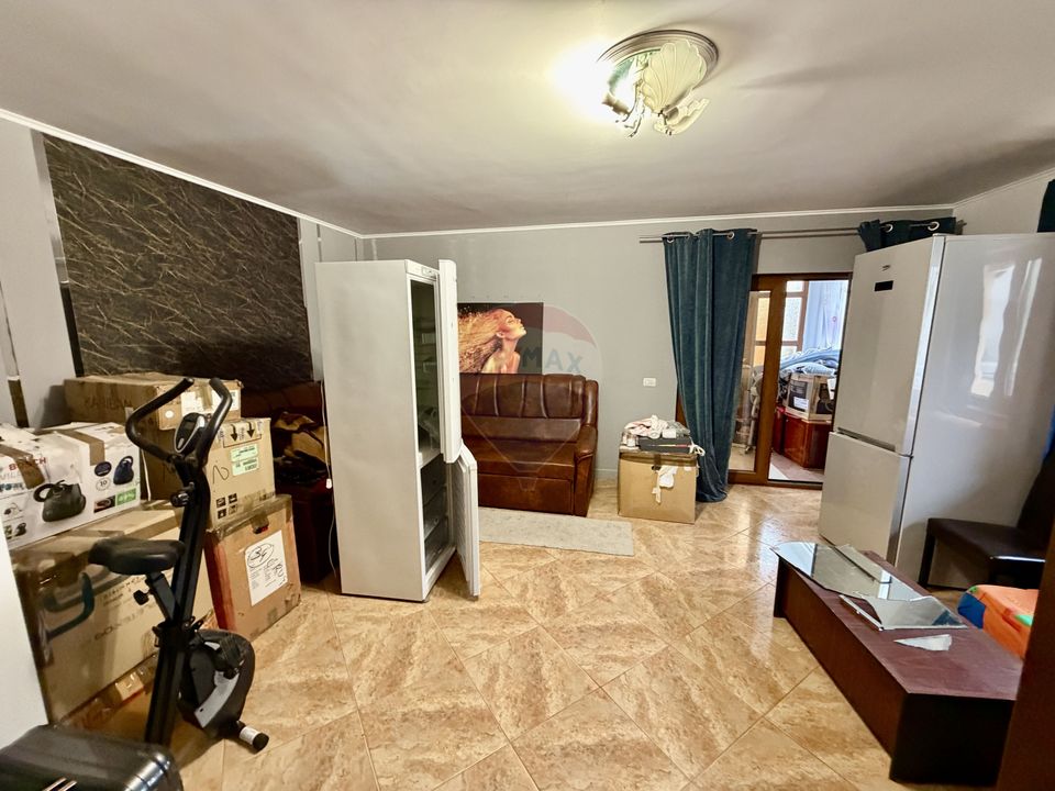 Casă / Vilă cu 4 camere Vanatori