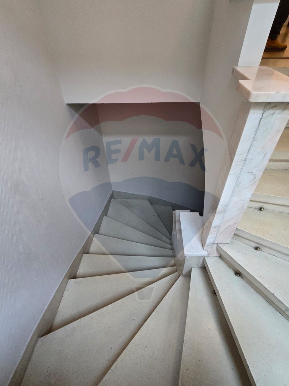 5 room Apartment for rent, Kiseleff area