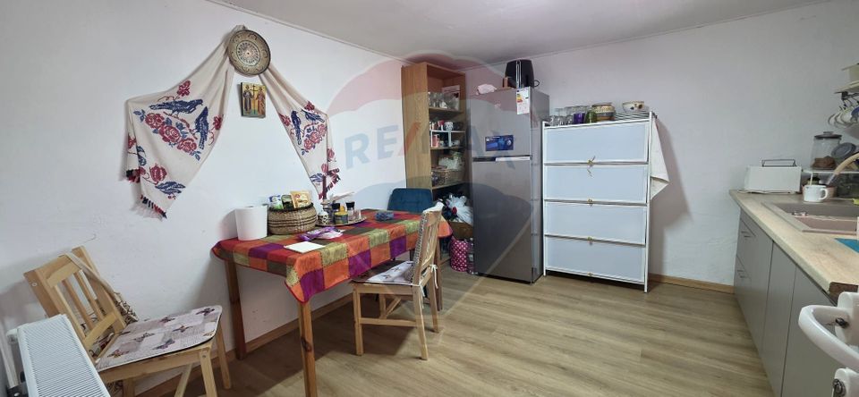 Casa renovata complet 3 camere de vanzare Crevedia 277mp teren