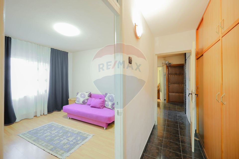 Apartament cu 3 camere de vânzare, în zona Dragoș Vodă