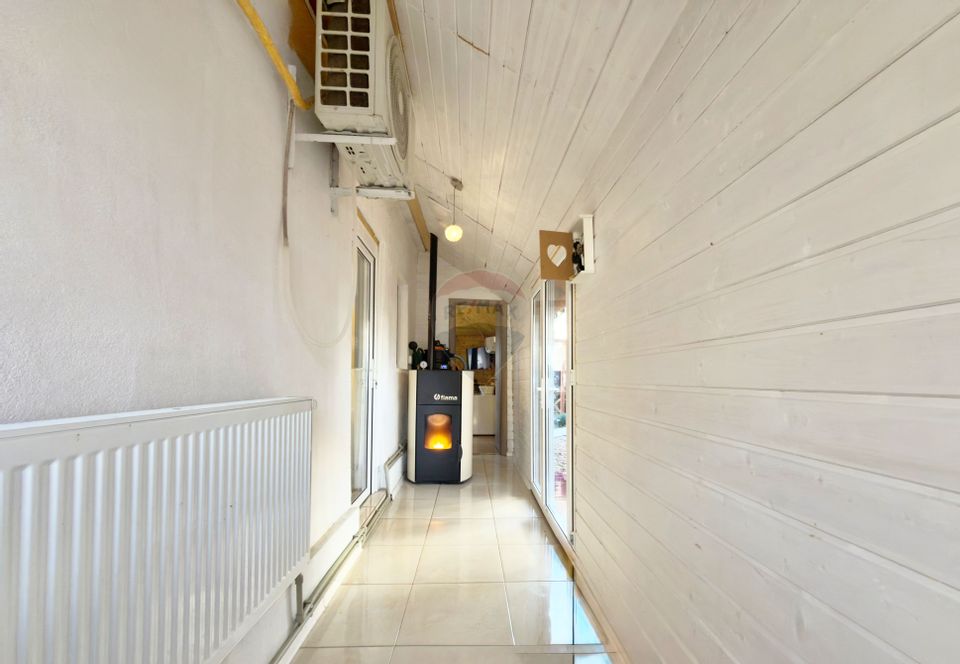 Casă cu 5 camere de vânzare în zona 3 Insule, Arad