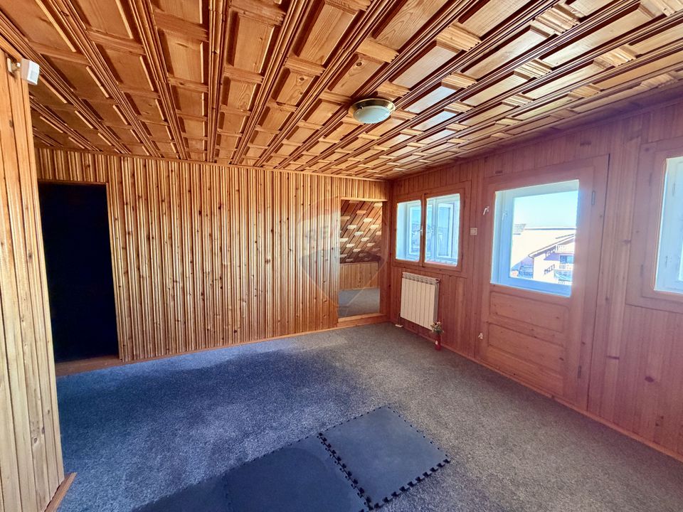 Casă / Vilă 8 camare cartier Beverly Hills Sanmartin