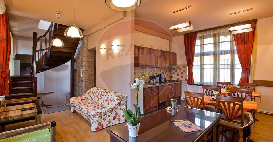 Pensiune cu vechime și prestigiu, Centrul Istoric