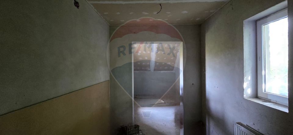 Casă la gri P+M cu anexă – oportunitate unică în Chișineu-Criș!